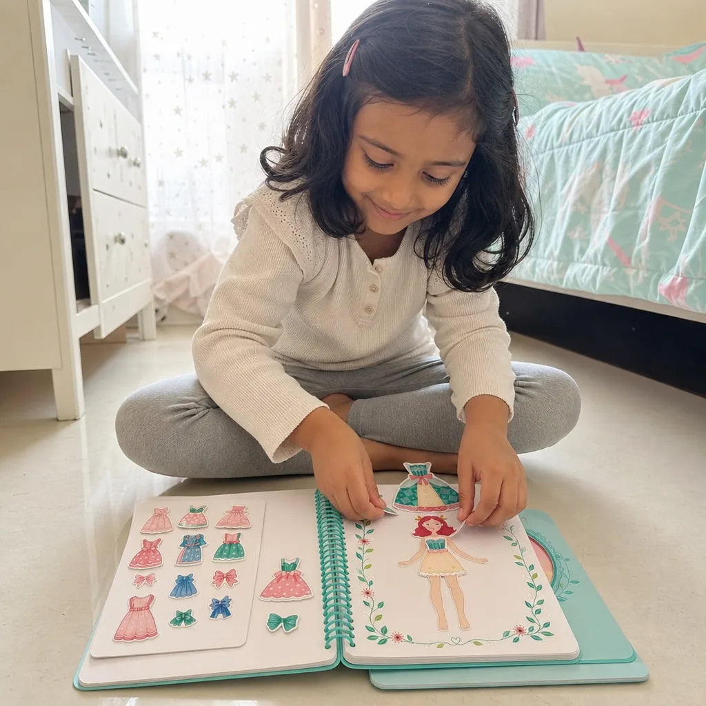 Atelier de Moda Criativae, Cuaderno para Vestir Muñecas, vista 2 de 6