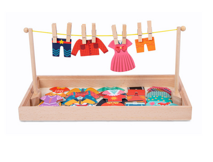 Juego Montessori de Vestir y Colgar con Pinzas para Potenciar la Creatividad