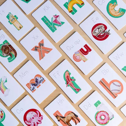 Kit Bilingüe Lit Letters para Aprender Inglés - Alfabetización con Tarjetas Mnemotécnicas y Fonética para Preescolares | CRIATIVAE